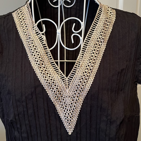 Top - Picture 2 of 4